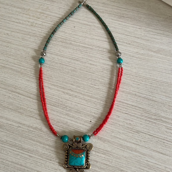 Turquoise and bead necklace - Picture 2 of 3